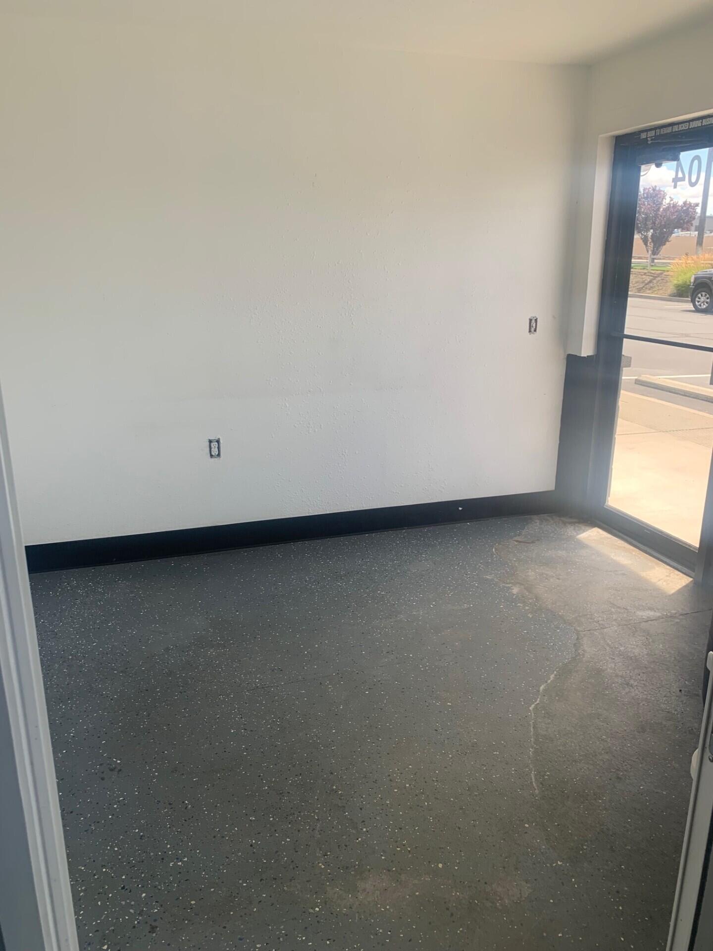 Pioneer Business Prk - Commercial Lease