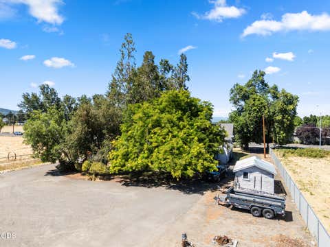 Tiny photo for 1083 Rossanley Drive, Medford, OR 97501 (MLS # 220226566)