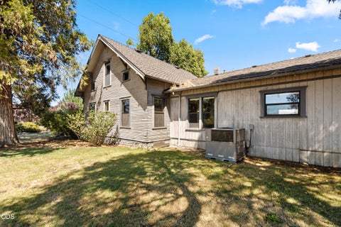 Tiny photo for 1083 Rossanley Drive, Medford, OR 97501 (MLS # 220226566)
