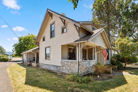 Tiny photo for 1083 Rossanley Drive, Medford, OR 97501 (MLS # 220226566)