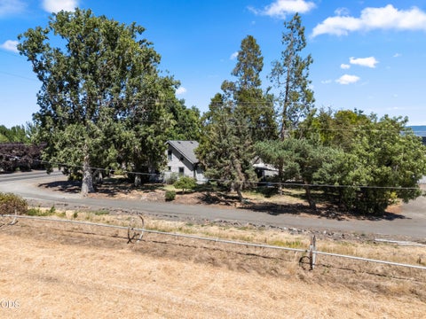 Tiny photo for 1083 Rossanley Drive, Medford, OR 97501 (MLS # 220226566)