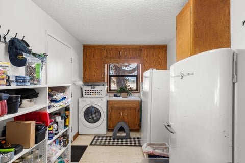 Tiny photo for 1083 Rossanley Drive, Medford, OR 97501 (MLS # 220226566)