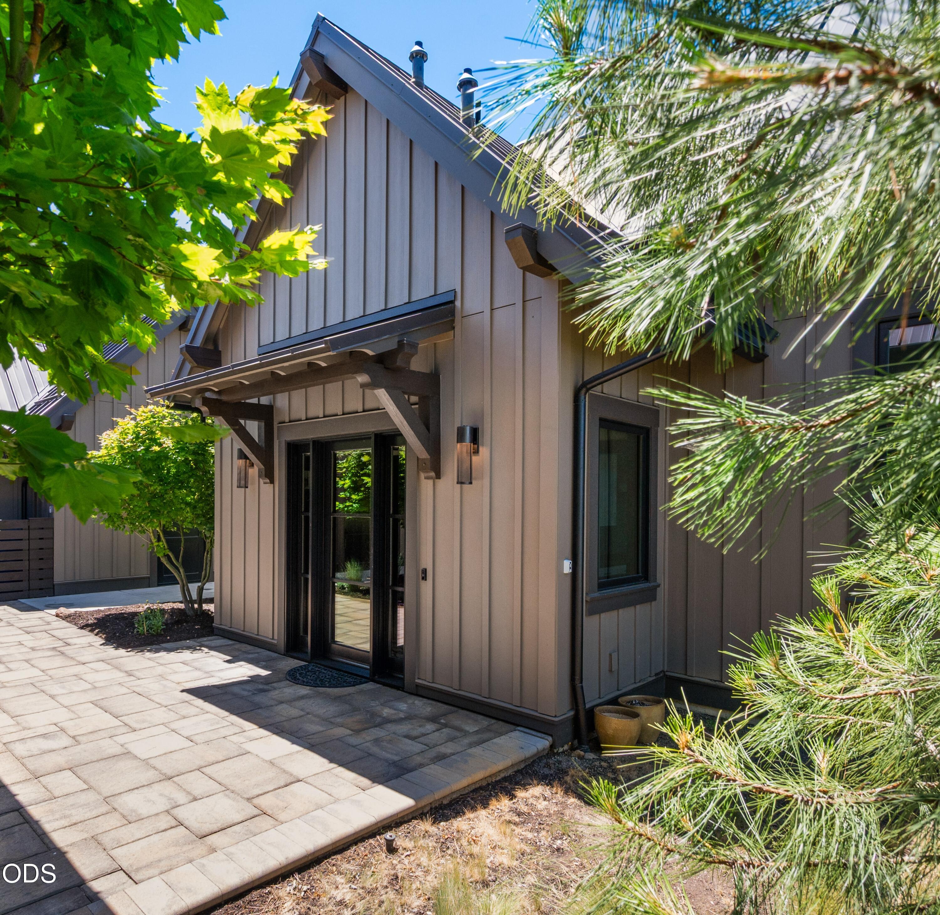 19352 Blue Bucket Lane
