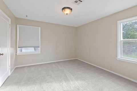 Tiny photo for 325 NE B Street, Grants Pass, OR 97526 (MLS # 220212669)