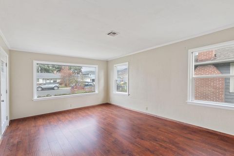 Tiny photo for 325 NE B Street, Grants Pass, OR 97526 (MLS # 220212669)