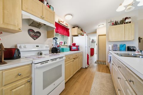 Tiny photo for 306 SE 8th Street, Madras, OR 97741 (MLS # 220217248)