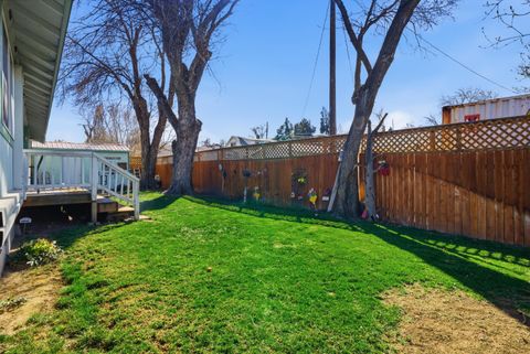 Tiny photo for 306 SE 8th Street, Madras, OR 97741 (MLS # 220217248)
