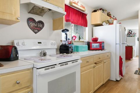 Tiny photo for 306 SE 8th Street, Madras, OR 97741 (MLS # 220217248)