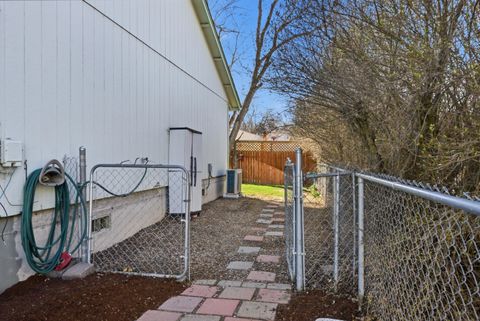 Tiny photo for 306 SE 8th Street, Madras, OR 97741 (MLS # 220217248)