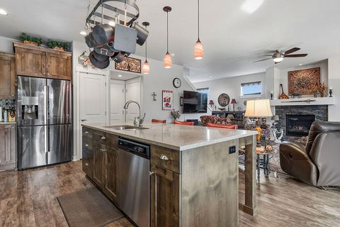 Tiny photo for 1062 NE Steins Pillar Drive, Prineville, OR 97754 (MLS # 220216977)