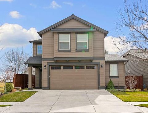 Photo of 1062 NE Steins Pillar Drive, Prineville, OR 97754 (MLS # 220216977)