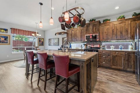 Tiny photo for 1062 NE Steins Pillar Drive, Prineville, OR 97754 (MLS # 220216977)