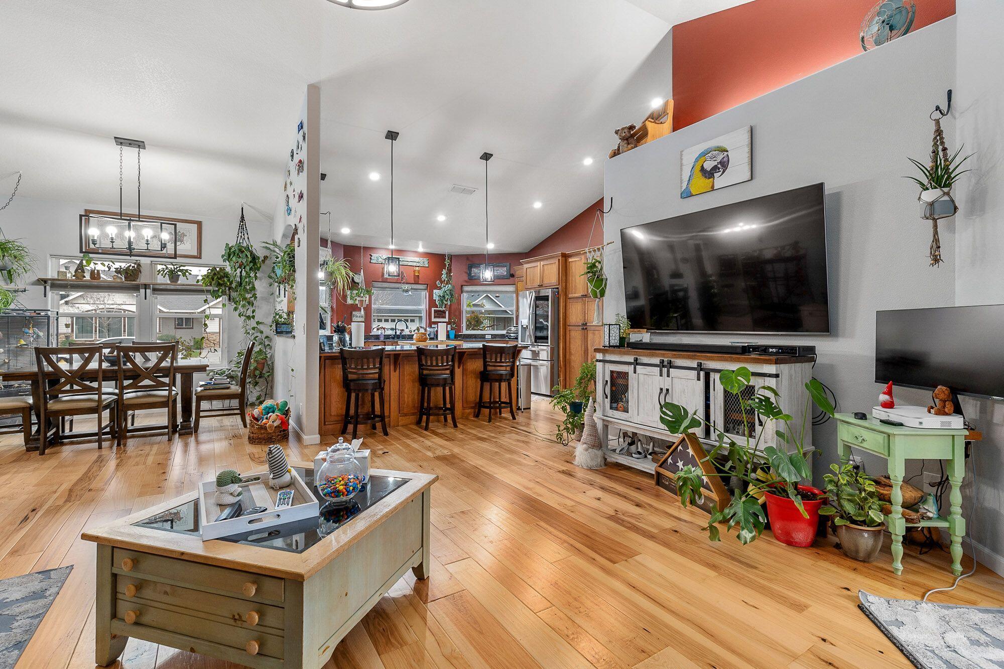 Lynne Anne Estate - Residential
