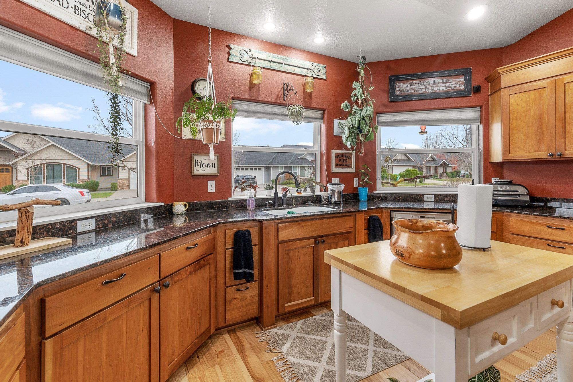 Lynne Anne Estate - Residential