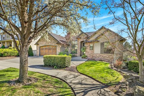 Photo of 3874 Cherry Lane, Medford, OR 97504 (MLS # 220217422)