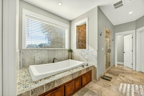 Tiny photo for 3874 Cherry Lane, Medford, OR 97504 (MLS # 220217422)