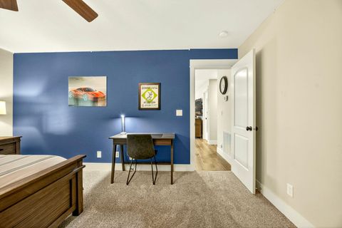 Tiny photo for 3874 Cherry Lane, Medford, OR 97504 (MLS # 220217422)