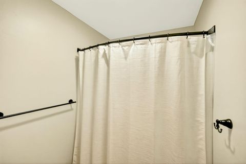 Tiny photo for 3874 Cherry Lane, Medford, OR 97504 (MLS # 220217422)