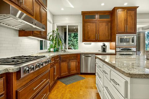 Tiny photo for 3874 Cherry Lane, Medford, OR 97504 (MLS # 220217422)