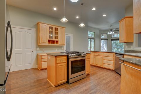 Tiny photo for 188 Verde Lane, Merlin, OR 97532 (MLS # 220225393)