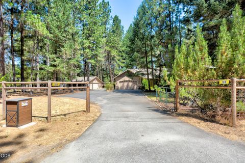 Tiny photo for 188 Verde Lane, Merlin, OR 97532 (MLS # 220225393)