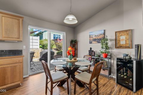 Tiny photo for 3633 SW 29th Street, Redmond, OR 97756 (MLS # 220224598)