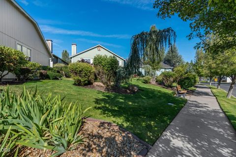 Tiny photo for 3633 SW 29th Street, Redmond, OR 97756 (MLS # 220224598)