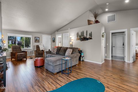 Tiny photo for 3633 SW 29th Street, Redmond, OR 97756 (MLS # 220224598)