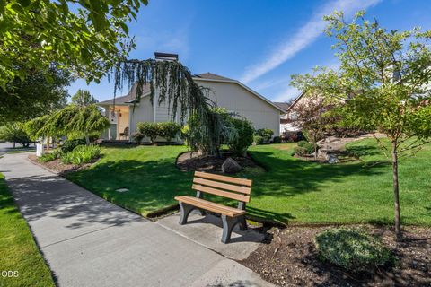 Tiny photo for 3633 SW 29th Street, Redmond, OR 97756 (MLS # 220224598)
