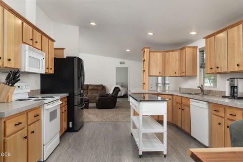 Tiny photo for 721 S Main Street, Prineville, OR 97754 (MLS # 220226629)