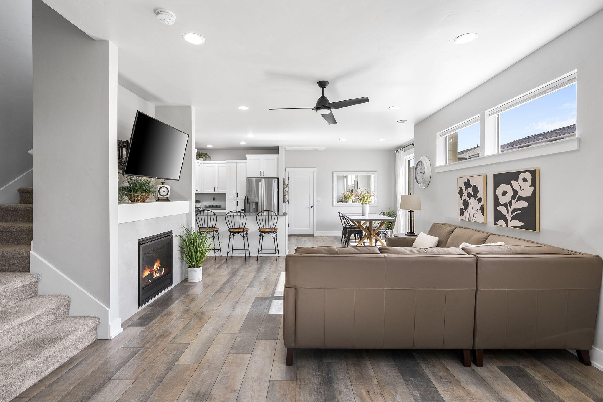 3722 NE Petrosa Avenue