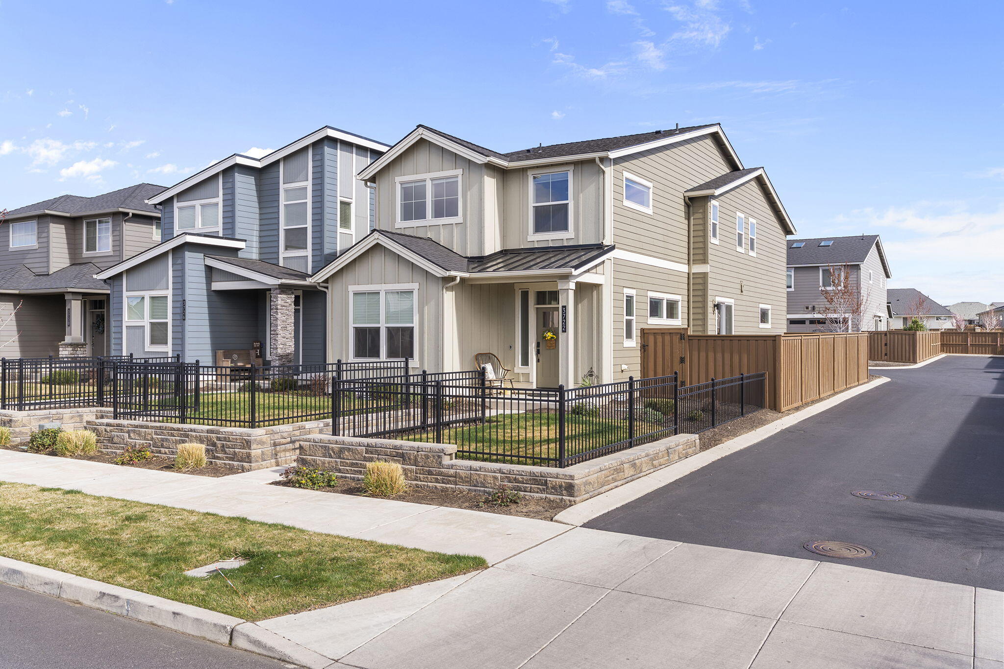 3722 NE Petrosa Avenue