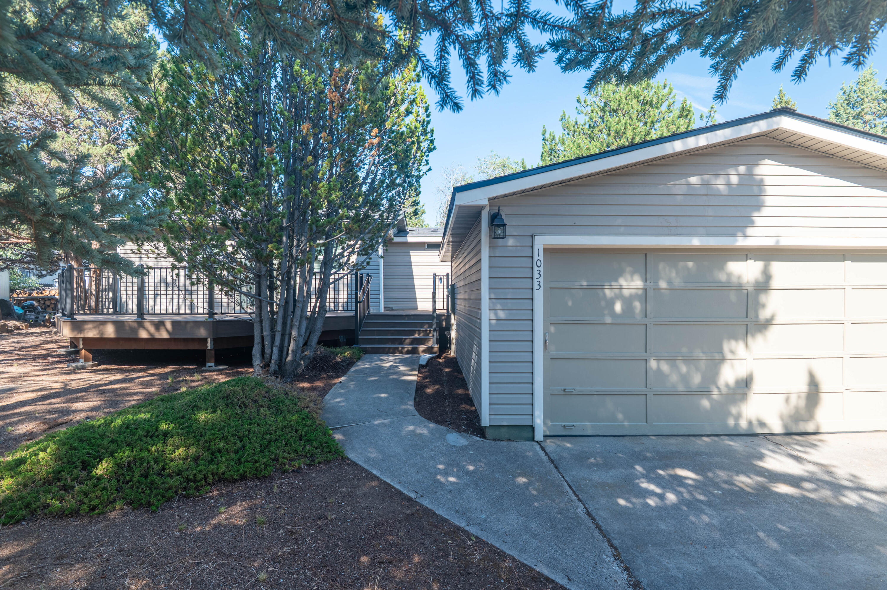 1033 SE Laurelwood Place