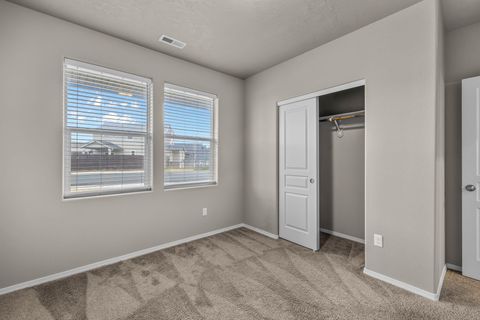 Tiny photo for 2691 NE 6th Drive, Redmond, OR 97756 (MLS # 220215610)