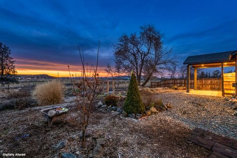 Tiny photo for 2691 NE 6th Drive, Redmond, OR 97756 (MLS # 220215610)