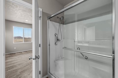 Tiny photo for 2691 NE 6th Drive, Redmond, OR 97756 (MLS # 220215610)