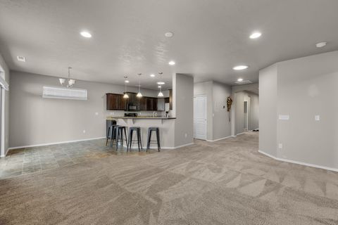 Tiny photo for 2691 NE 6th Drive, Redmond, OR 97756 (MLS # 220215610)