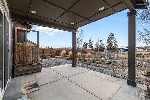 Tiny photo for 2691 NE 6th Drive, Redmond, OR 97756 (MLS # 220215610)