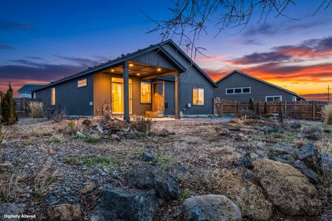 Tiny photo for 2691 NE 6th Drive, Redmond, OR 97756 (MLS # 220215610)