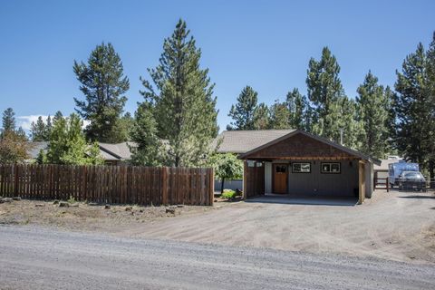 Photo of 16111 Lava Drive, La Pine, OR 97739 (MLS # 220213342)