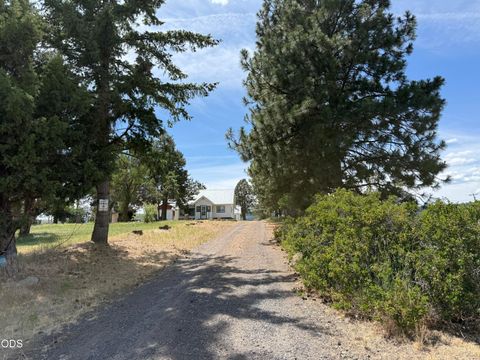 Tiny photo for 3330 Orindale Road, Klamath Falls, OR 97601 (MLS # 220224559)