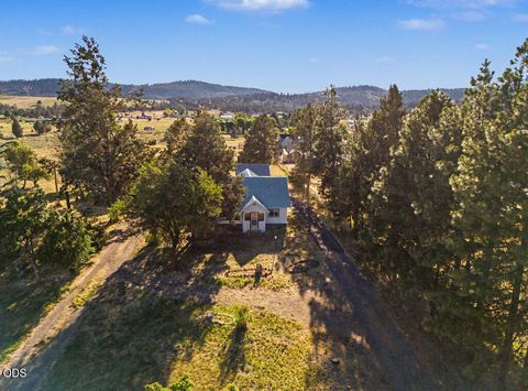 Tiny photo for 3330 Orindale Road, Klamath Falls, OR 97601 (MLS # 220224559)
