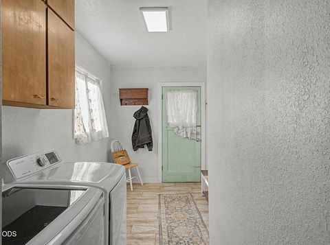 Tiny photo for 3330 Orindale Road, Klamath Falls, OR 97601 (MLS # 220224559)
