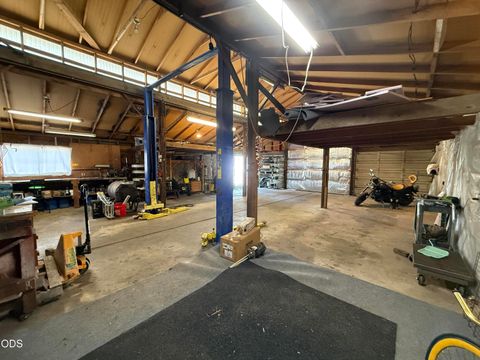 Tiny photo for 3330 Orindale Road, Klamath Falls, OR 97601 (MLS # 220224559)
