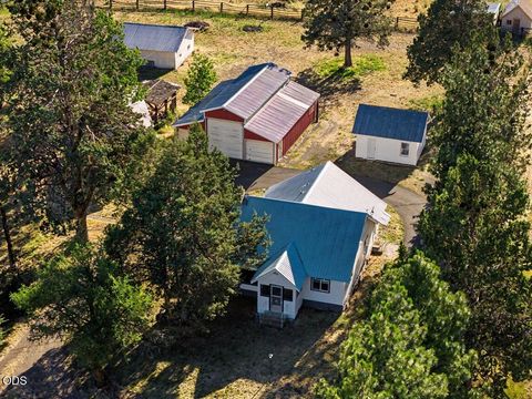 Photo of 3330 Orindale Road, Klamath Falls, OR 97601 (MLS # 220224559)