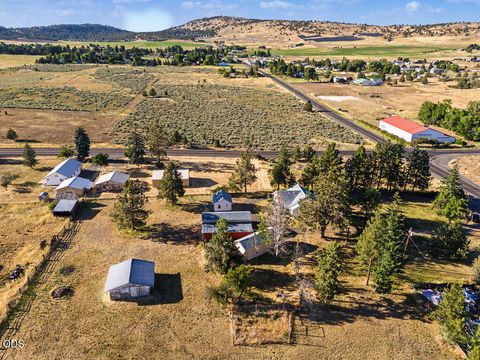 Tiny photo for 3330 Orindale Road, Klamath Falls, OR 97601 (MLS # 220224559)