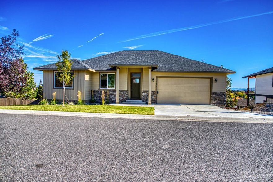 Turn key Quality Built Home. Includes rear yard fence. Great room floor plan with 10' ceilings,<br>gas fireplace, kitchen w/large island &amp; pantry, dining area with doors to the covered patio. 100% complete. 2-10 Home Buyers Warranty included.