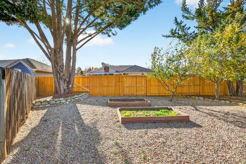 Tiny photo for 465 Creekside Circle, Central Point, OR 97502 (MLS # 220212149)