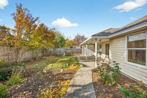 Tiny photo for 465 Creekside Circle, Central Point, OR 97502 (MLS # 220212149)