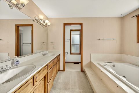 Tiny photo for 465 Creekside Circle, Central Point, OR 97502 (MLS # 220212149)